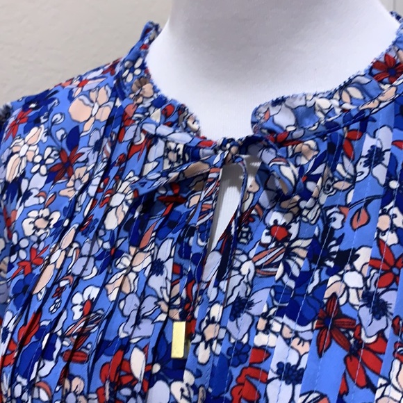 🆕NWT Liz Claiborne Floral Blouse - Picture 5 of 11